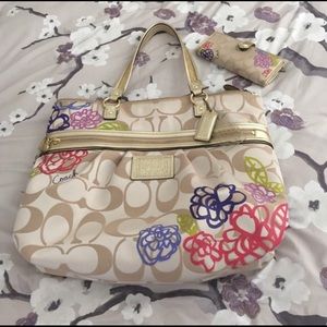 Coach Daisy Appliqué Tote, Wallet and Wristlet Set